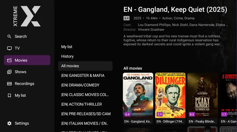 Biblioteca de películas de XtremeHD Player con las categorías a un lado y las carátulas